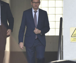 Premier drży o ojca