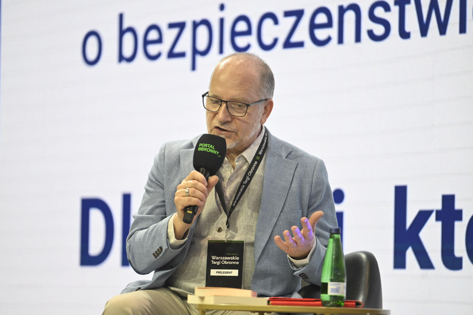 Warszawskie Targi Obronne. Scena Biała. Stawić czoła wojnie. Zostać czy wyjechać – Debata WYDAWNICTWA NAUKOWEGO PWN o bezpieczeństwie obywateli