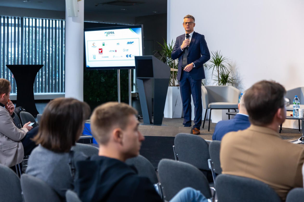 BUDMA 2024: Konferencja "Wpływ recyklingu na ślad węglowy produktu i świadectwa energetyczne budynków"
