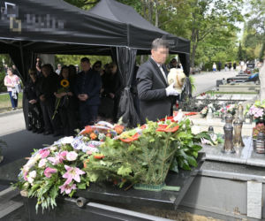Pogrzeb Igi Cembrzyńskiej. Tłum gwiazd oddaje hołd wielkiej artystce