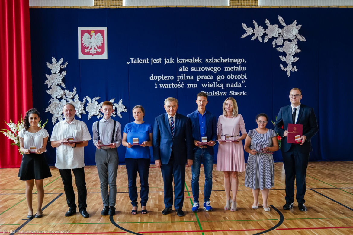 Początek nowego roku szkolnego w Białymstoku. Naukę rozpoczęło 39 tys. dzieci i młodzieży