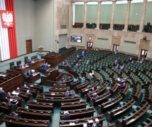 Sejm bez większości? Te partie mogą wylecieć z Sejmu!