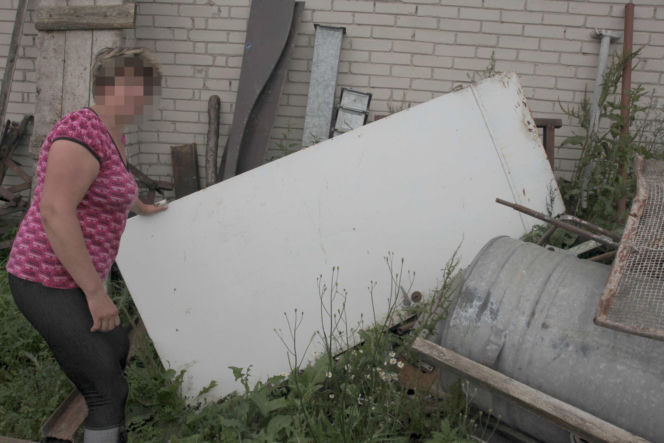 Drzwi obory przygniotły 3-letnią Oleńkę. Wgniotły dziewczynkę w mokrą ziemię
