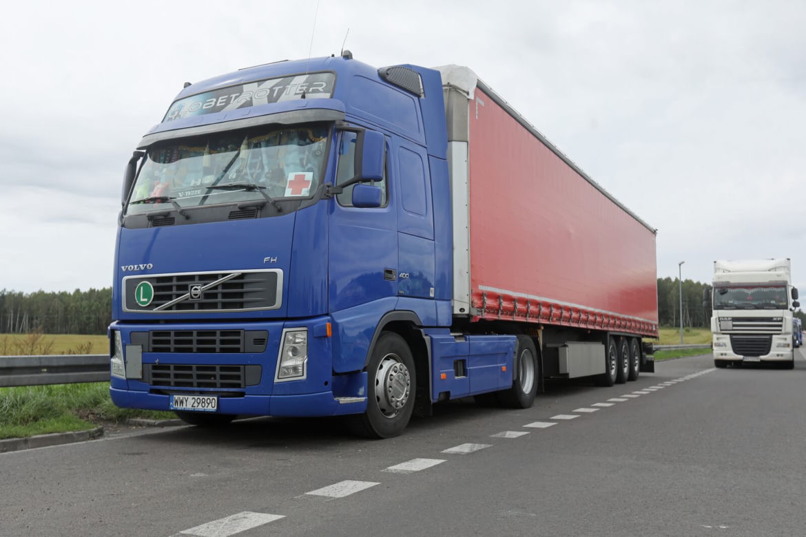 Bobrowniki. Transport z pomocą humanitarną czeka przed granicą [ZDJĘCIA]