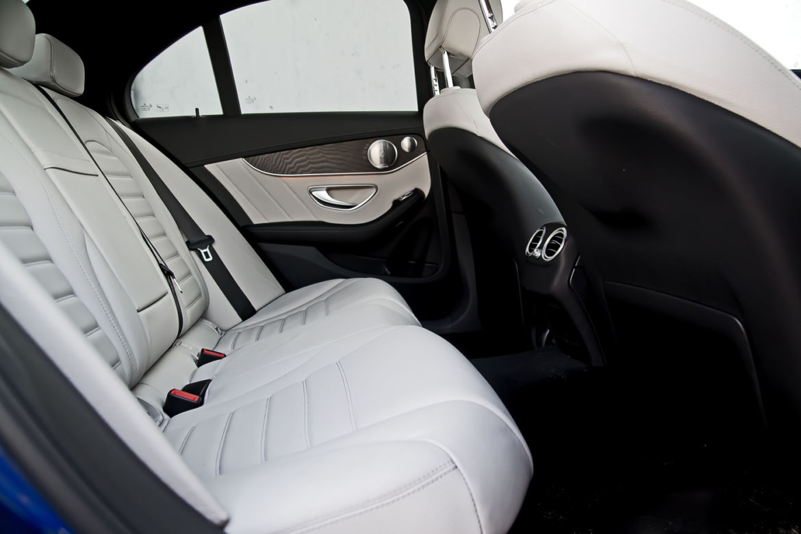 Mercedes-Benz C300 BlueTEC Hybrid