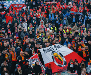 Prezydent na Jasnej Górze wśród kibiców. Podziękował za obronę  hasła „Bóg, Honor, Ojczyzna”