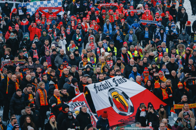 Prezydent na Jasnej Górze wśród kibiców. Podziękował za obronę  hasła „Bóg, Honor, Ojczyzna”