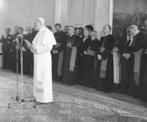 Towarzysze mamy problem !  Miał powiedzieć Edward Gierek, gdy Polak został papieżem