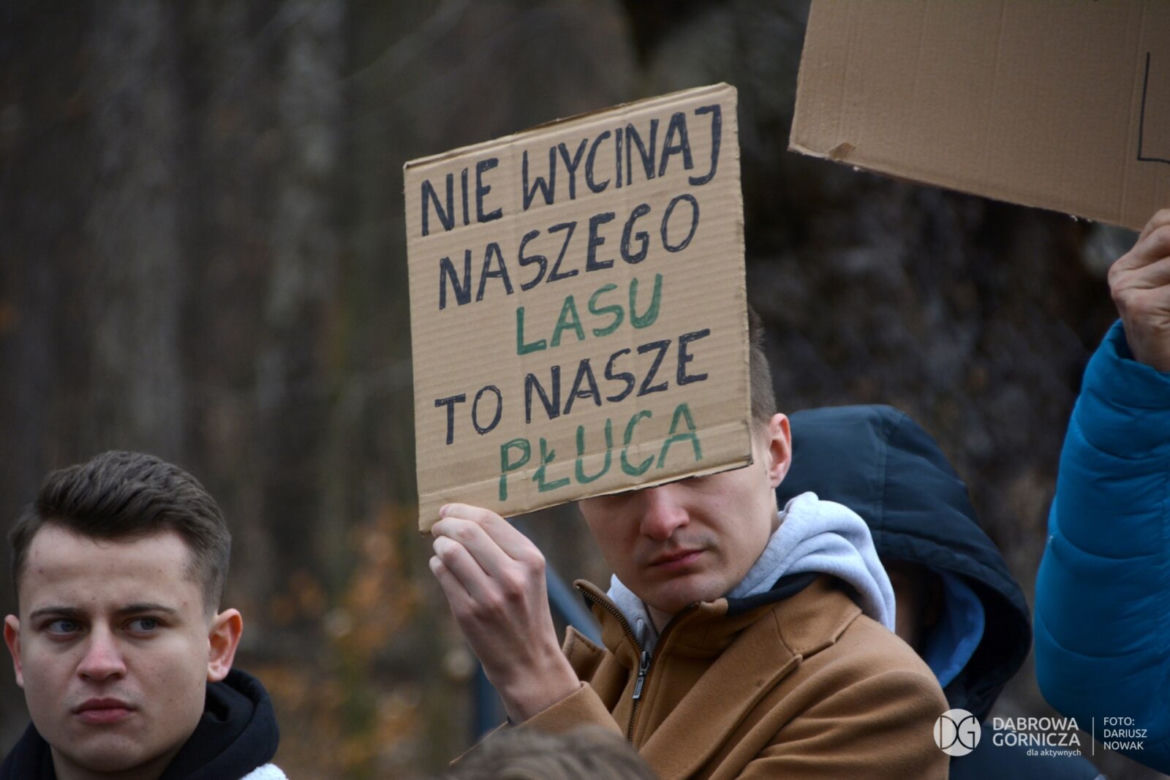 Protest mieszkańców przeciwko wycince drzew na Bukowej Górze