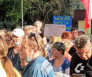 Protest w Szczecinie po przegłosowaniu ustawy Lex TVN