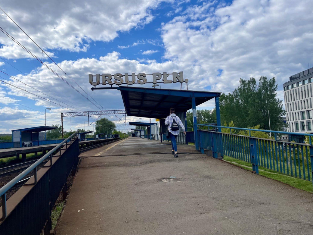 Ursus Północny - fatalny stan przystanku kolejowego 