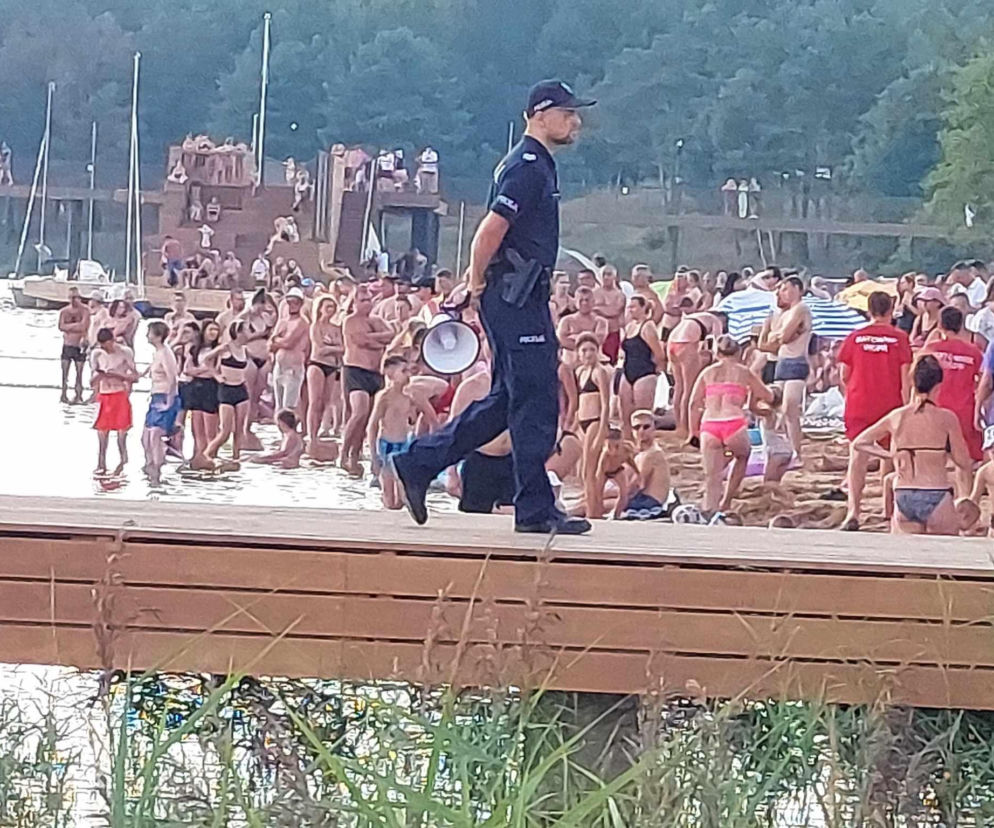 Dramatyczne sekundy nad zalewem Lubianka. 26-latek zaczął znikać pod wodą