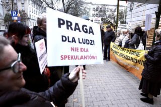 Seniorzy wylądują na ulicy? Lokatorzy protestują przeciwko podwyższeniu czynszu