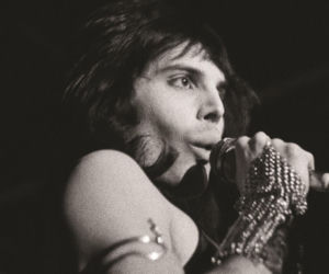Freddie Mercury mówił, że po śmierci go to nie obchodzi. Miał na myśli wszystkich poza jedną osobą