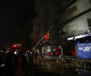 Pakistan/ Co najmniej 11 ofiar śmiertelnych pożaru w centrum handlowym w Karaczi