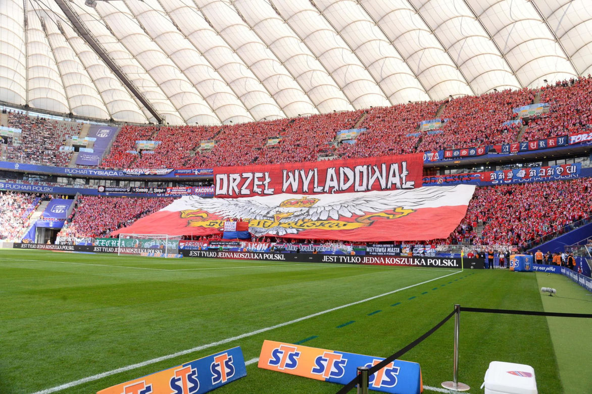 Karol Nawrocki wśród kibiców. Tak wyglądał na meczu