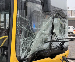 Wypadek autobusu miejskiego w Markach. Są ranni