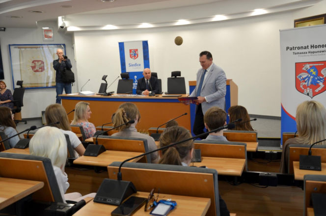 „Plastyczne Oscary” i mosty między pokoleniami. Wielki finał konkursów w ramach kampanii „Widzę – rozmawiam – reaguję” w Siedlcach