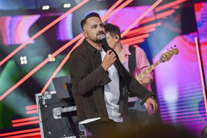 Agustin Egurrola kiedyś i dziś. Tak przez lata zmieniał się juror programu "Mam talent!"