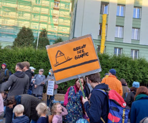 Trwa protest przed siedzibą Straży Granicznej