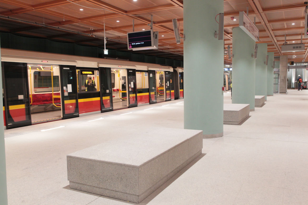 Pierwszy pociąg metra wjechał na Bemowo