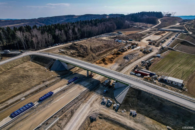 Najwyższa estakada w Polsce powstaje na S19 Babica Jawornik. Na plac budowy prowadzą serpentyny