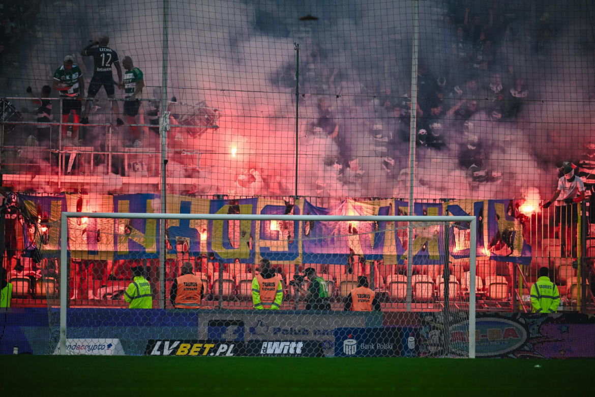 Derby Trójmiasta. Tak bawili się kibice na meczu Lechia Gdańsk - Arka Gdynia [ZDJĘCIA]
