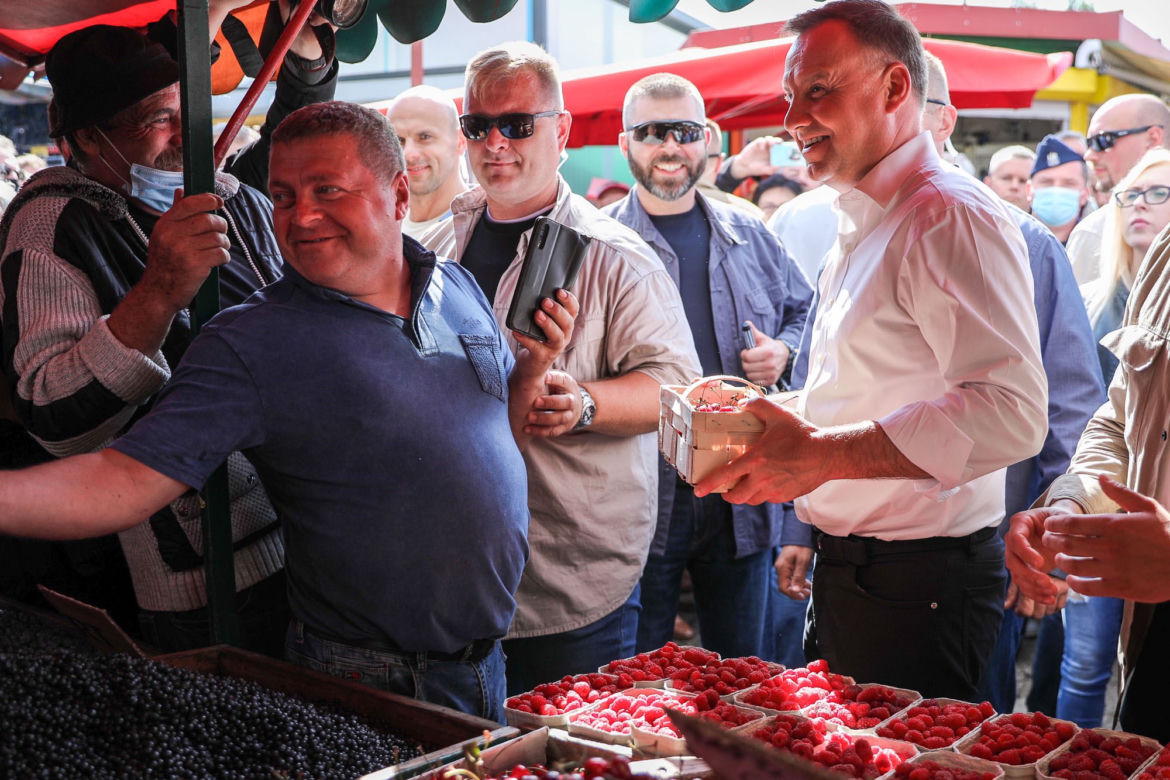 Andrzej Duda w Dąbrowie Górniczej odwiedził miejskie targowisko