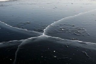 Samochód na lodzie w Wodzisławiu Śląskim. Jak to się mogło stać?