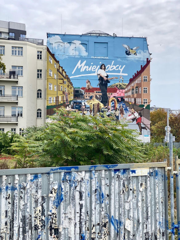 Wyjątkowy mural powstał we Wrocławiu! Wizualny hołd dla Jana Borysewicza z okazji sukcesu "Mniej obcego"