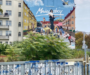 Wyjątkowy mural powstał we Wrocławiu! Wizualny hołd dla Jana Borysewicza z okazji sukcesu Mniej obcego