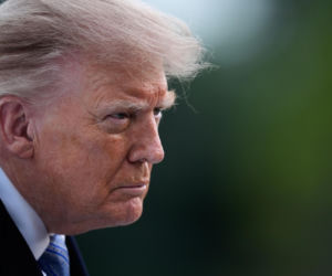 Przywódca Chin przyleciał do USA. Też przeszedł po czerwonym dywanie