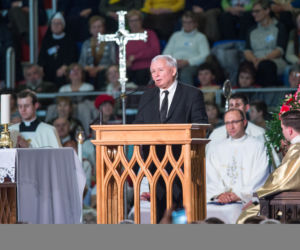 Rząd tańczy i śpiewa na urodzinach Radia Maryja