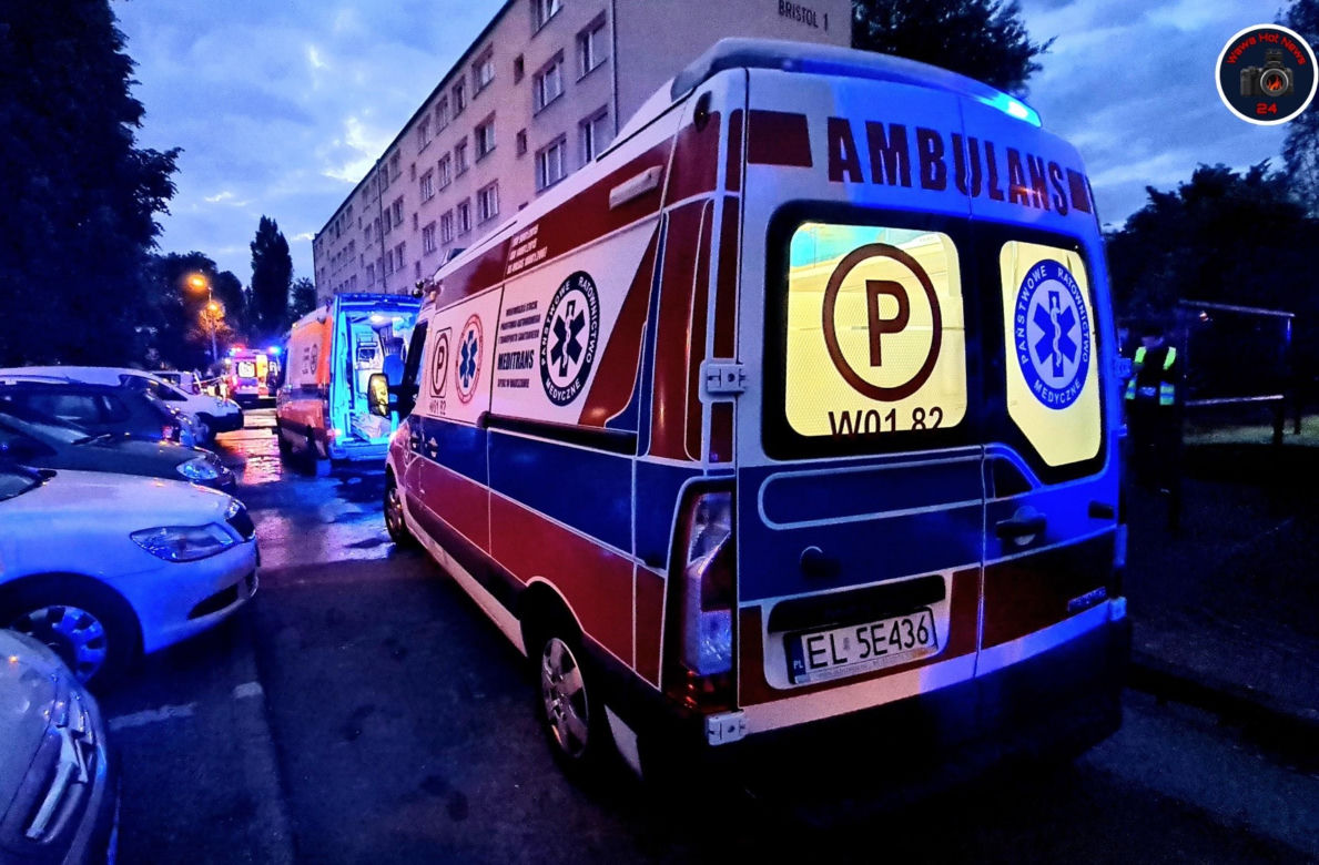 Makabryczny pożar w Pruszkowie. Mieszkanie w bloku płonęło jak zapałka. Nie żyje 17-latek