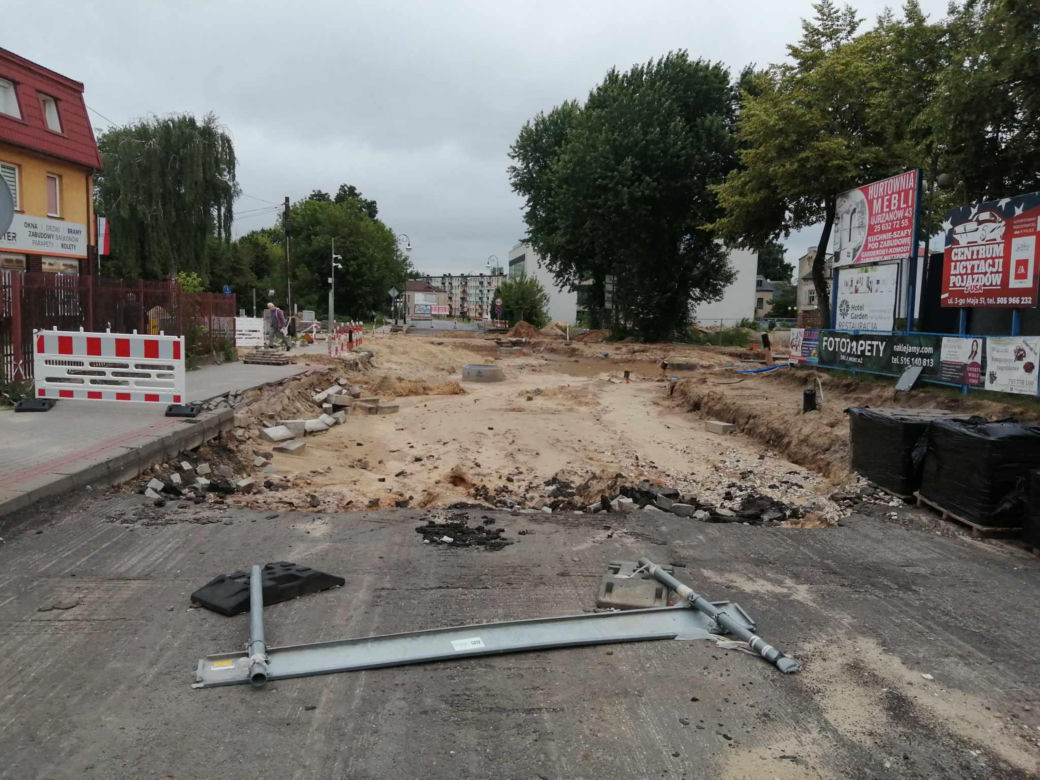 Utrudnienia w rejonie Wojskowej i Cmentarnej mają trwać do końca wakacji