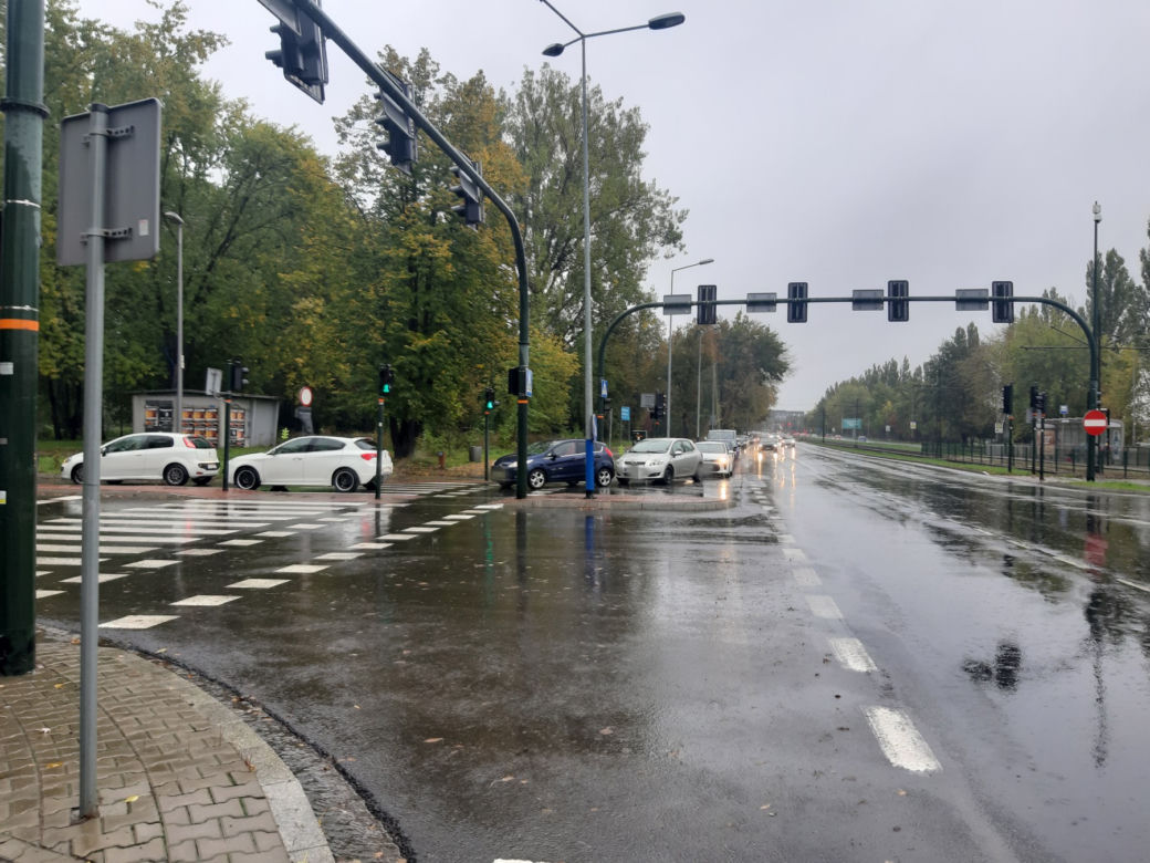 Kolejka do testu na koronawirusa
