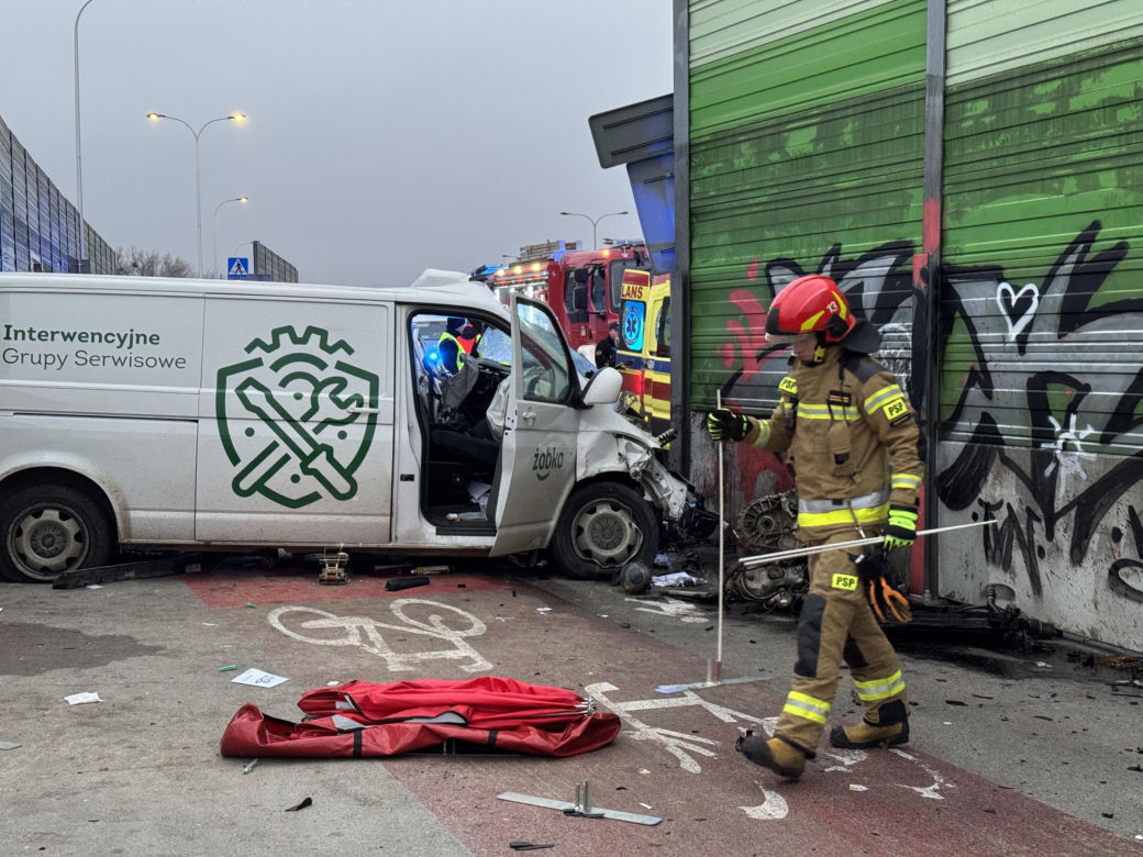  Warszawa. Wypadek na ul. Marsa. Zderzenie sześciu pojazdów [ZDJĘCIA]