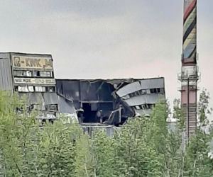 Zawaliła się część dachu sortowni w Mysłowicach! Strażacy szukają rannych!