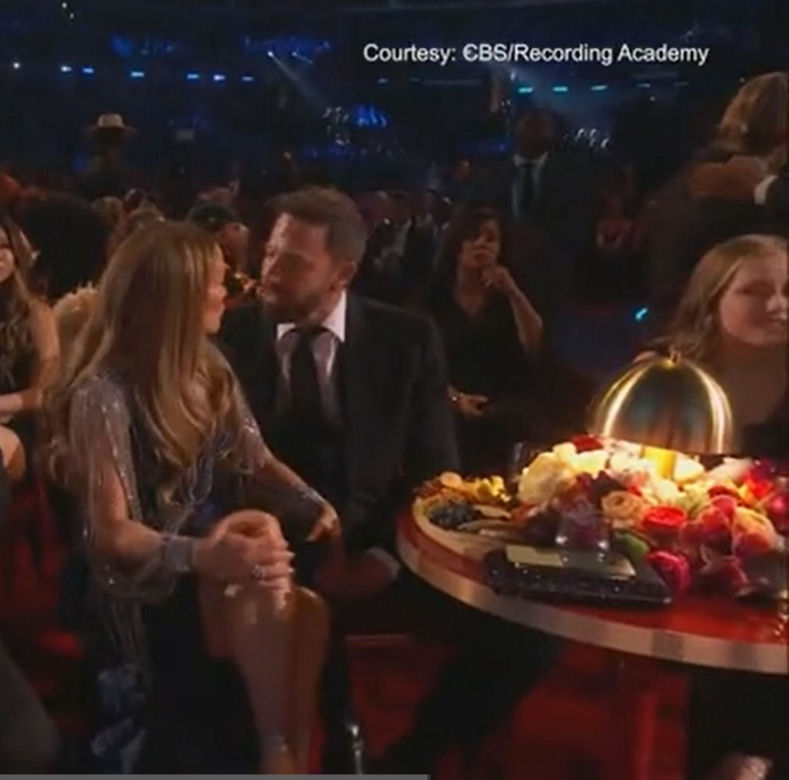 Affleck i j lo klocą sie na grammys i jakies ich inne foty Kryzys w małżeństwie J Lo i Afflecka?! Awantura przed kamerami!