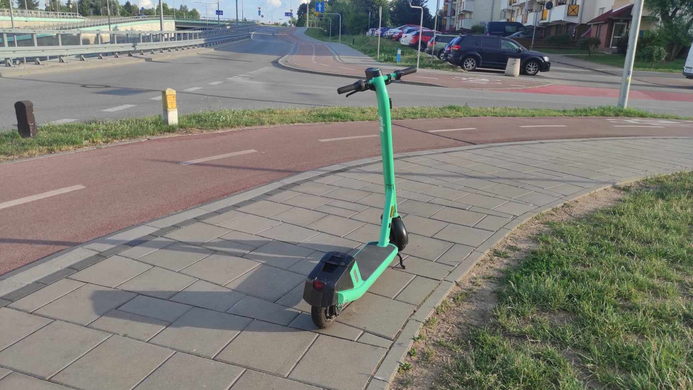 Tak białostoczanie parkują hulajnogi