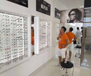 Eska Summer City w salonie optycznym New Optica