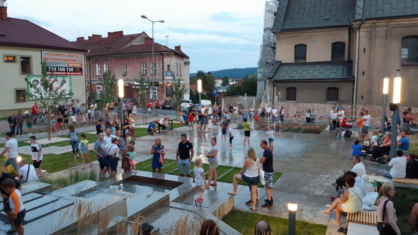 Odnowiony skwer przy Małych Schodach                                                          