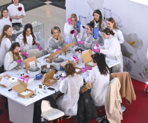 nieZWYKŁA KOBIETA”