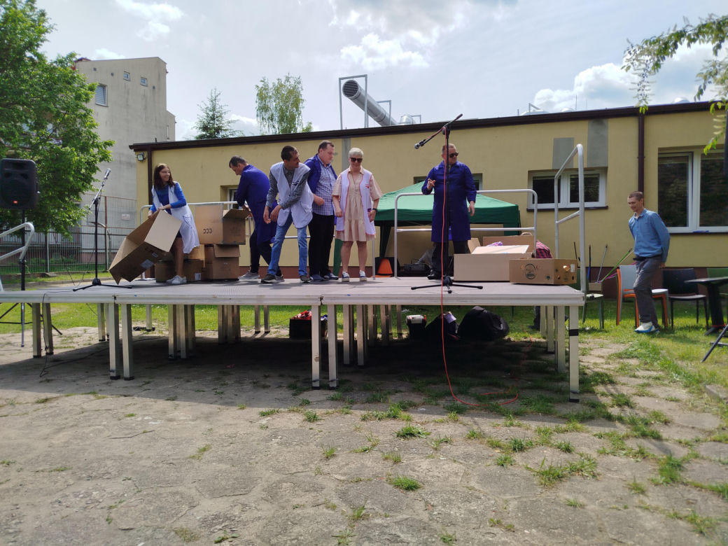 Przez lata ŚDS w Siedlcach działał w dwóch lokalizacjach, teraz już oficjalnie funkcjonuje w jednym miejscu, w budynkach dostosowanych do potrzeb osób z niepełnosprawnościami. 