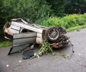 Podkarpackie. BMW wypadło z drogi [ZDJĘCIA]