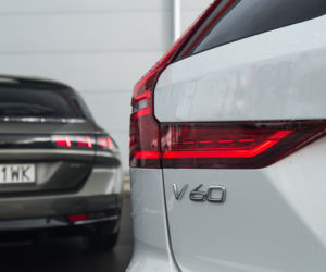 Volvo V60 T8 Twin Engine AWD R-Design AT8 vs. Peugeot 508 SW GT 2.0 BlueHDI 177 KM AT8