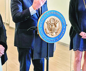Rywal Hochul ma kłopoty