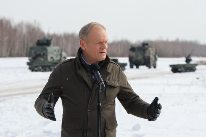 Premier i szef MON na poligonie w Zielonce obserwowali testy bezzałogowców