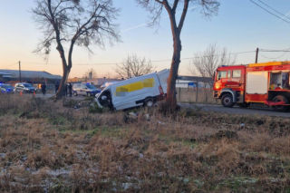 Miłosław. Złodziej samochodu firmy kurierskiej zginął w wypadku. Ruszyła zbiórka na kuriera [ZDJĘCIA]