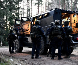 Policja weszła do kilkunastu mieszkań. Wielka akcja służb w Podlaskiem